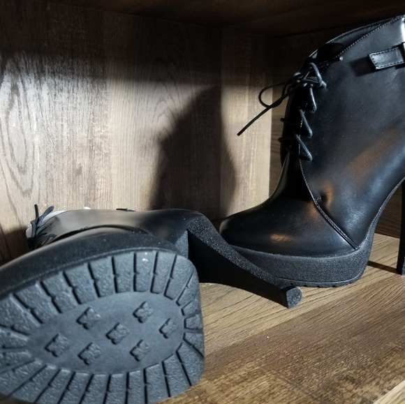 Charles by Charles David Booties - Picture 2 of 3